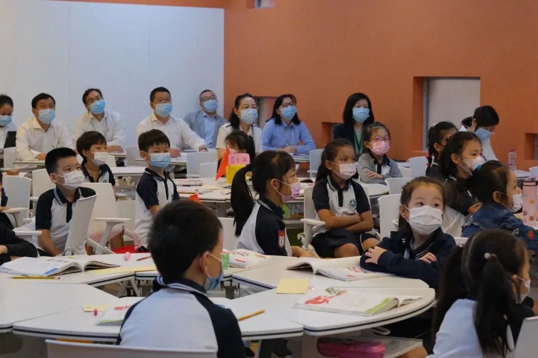 聚焦新课标 共研新课堂记迪拜中国学校“新课标·新课堂”专题研讨活动