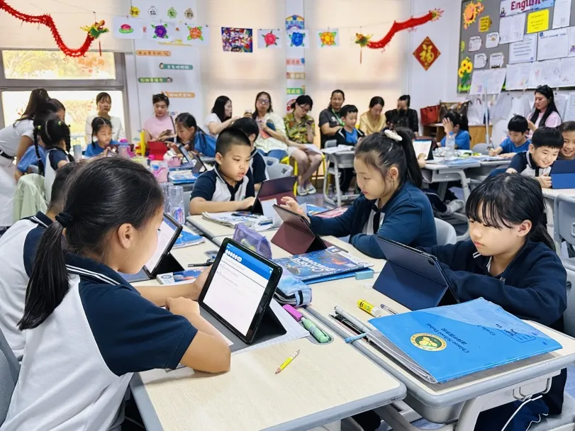 家校携手共进 开放共享共赢迪拜中国学校2023学年第二学期家长开放周活动