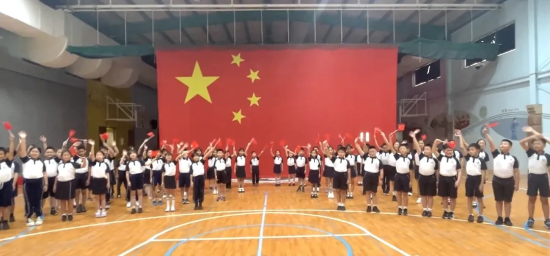 海外拳拳赤子心,真情浓浓送祝福